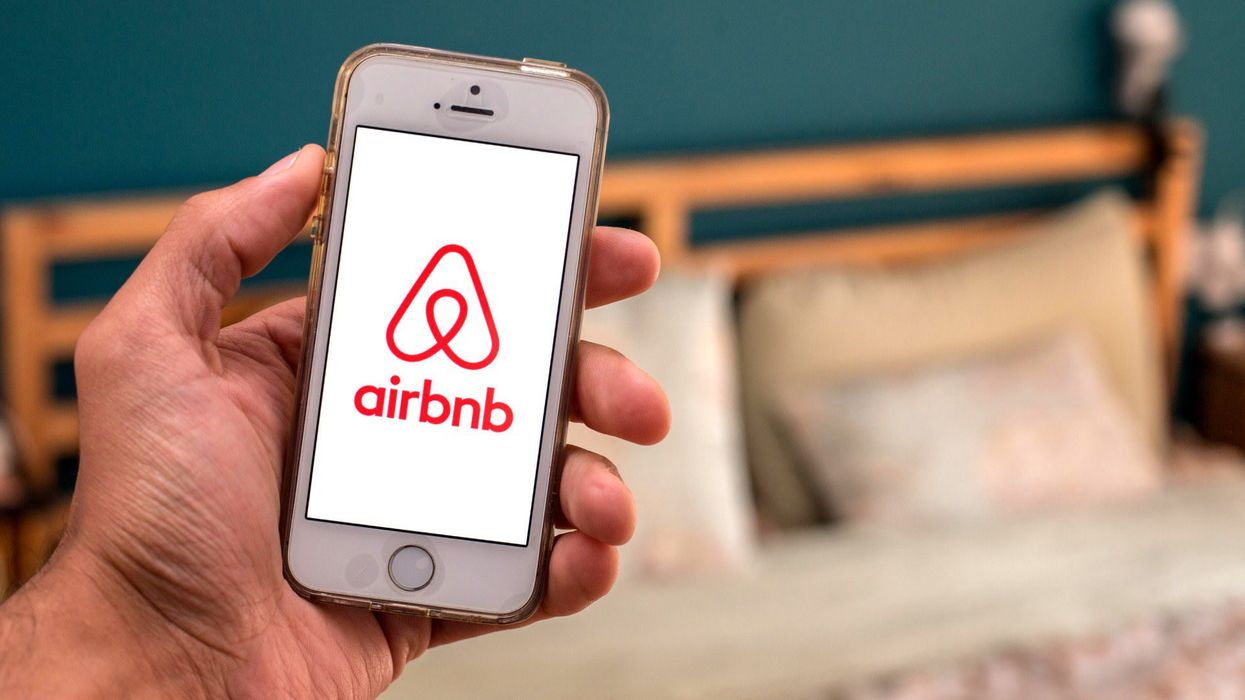AirBnb host charges guests 50 for every minute of a late checkout