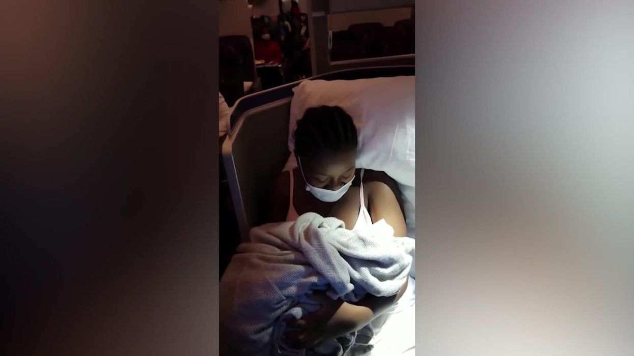 Off-duty doctor delivers baby using dental floss on flight