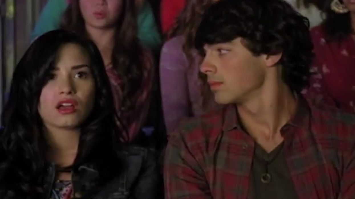 People are using their furniture to jam out as part of 'Here I Am' TikTok trend