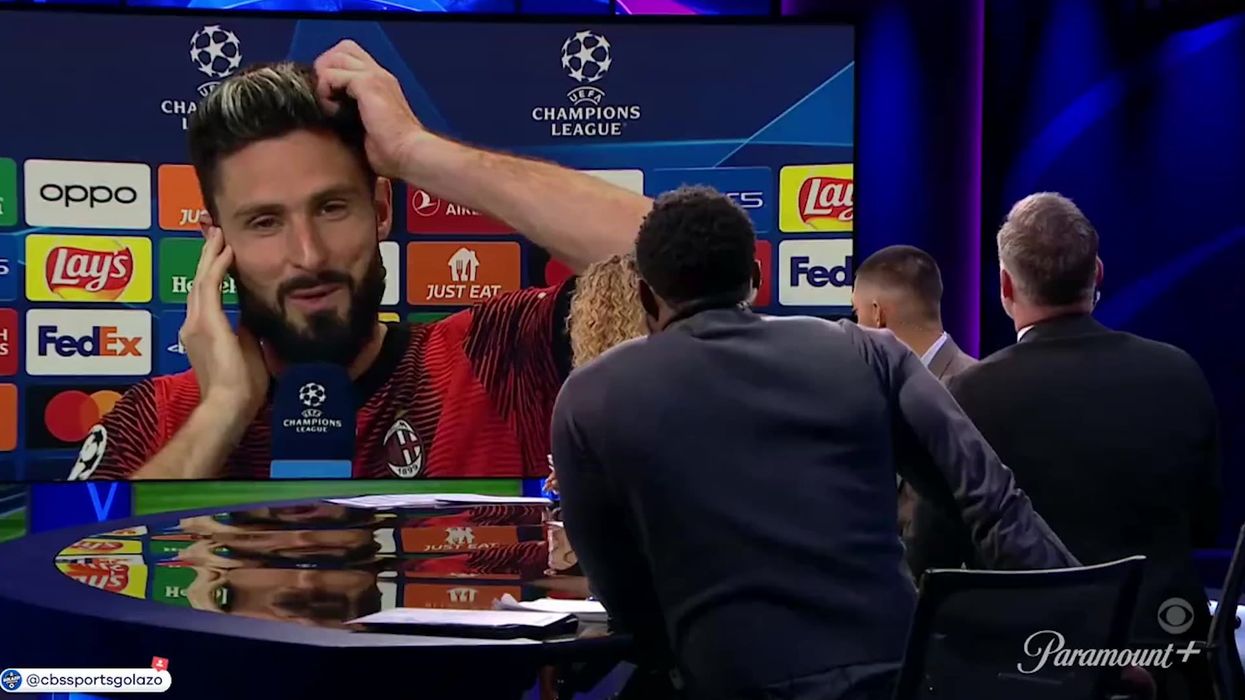 Olivier Giroud teaching Jamie Carragher to pronounce his name is excruciating