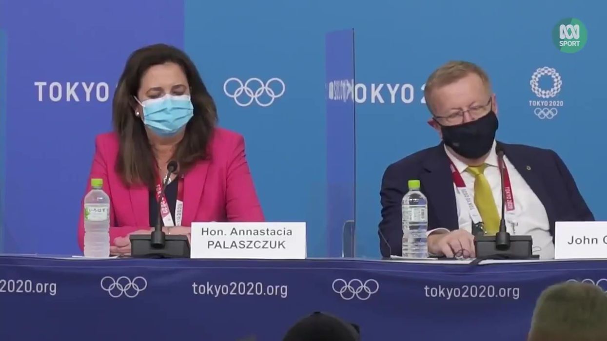 A guy tried to mansplain the law about using a phone in court to a judge