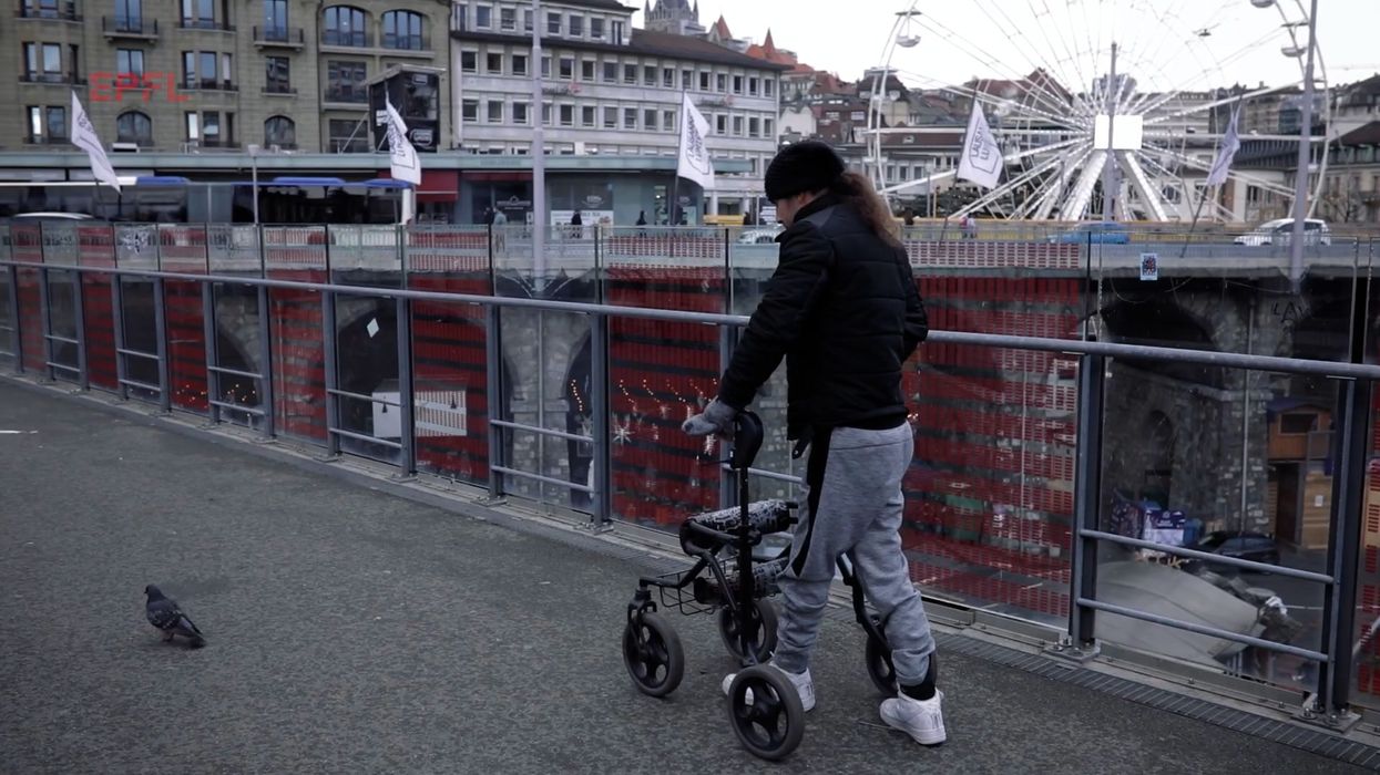 Paralysed man with severed spine walks again thanks to Swiss implant