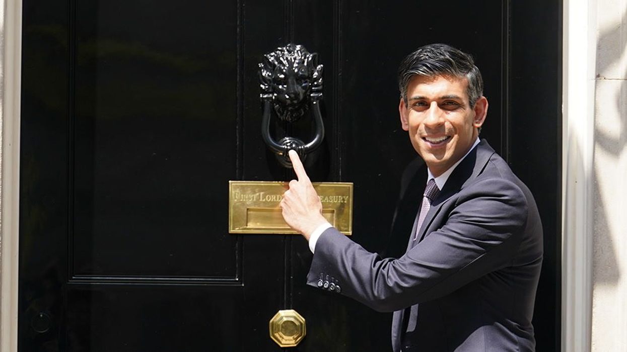 Rishi Sunak gives ‘robotic’ Partygate report answer over and over again