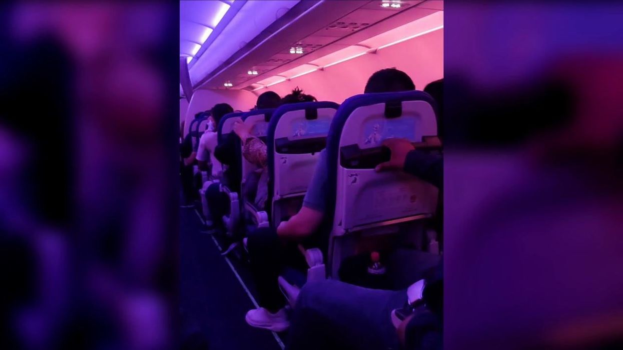 Influencer shows what it’s like to experience severe turbulence in first class
