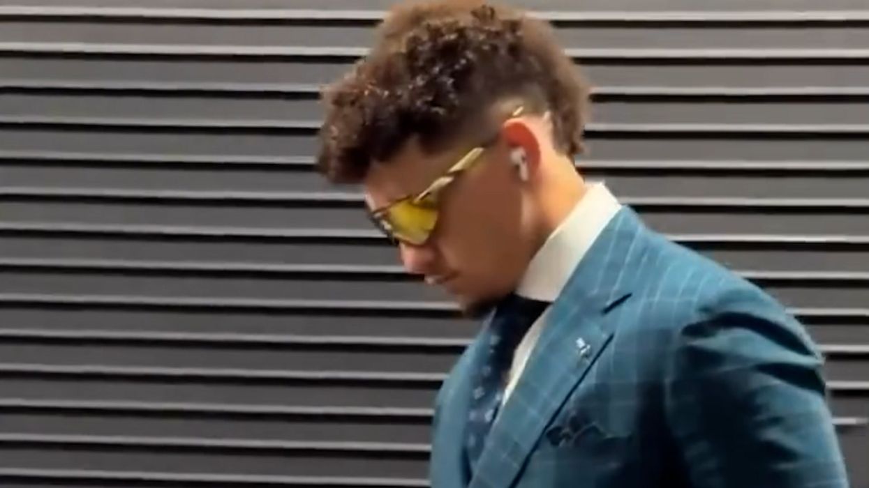 Eagles fan spotted using Patrick Mahomes lookalike voodoo doll during Super Bowl