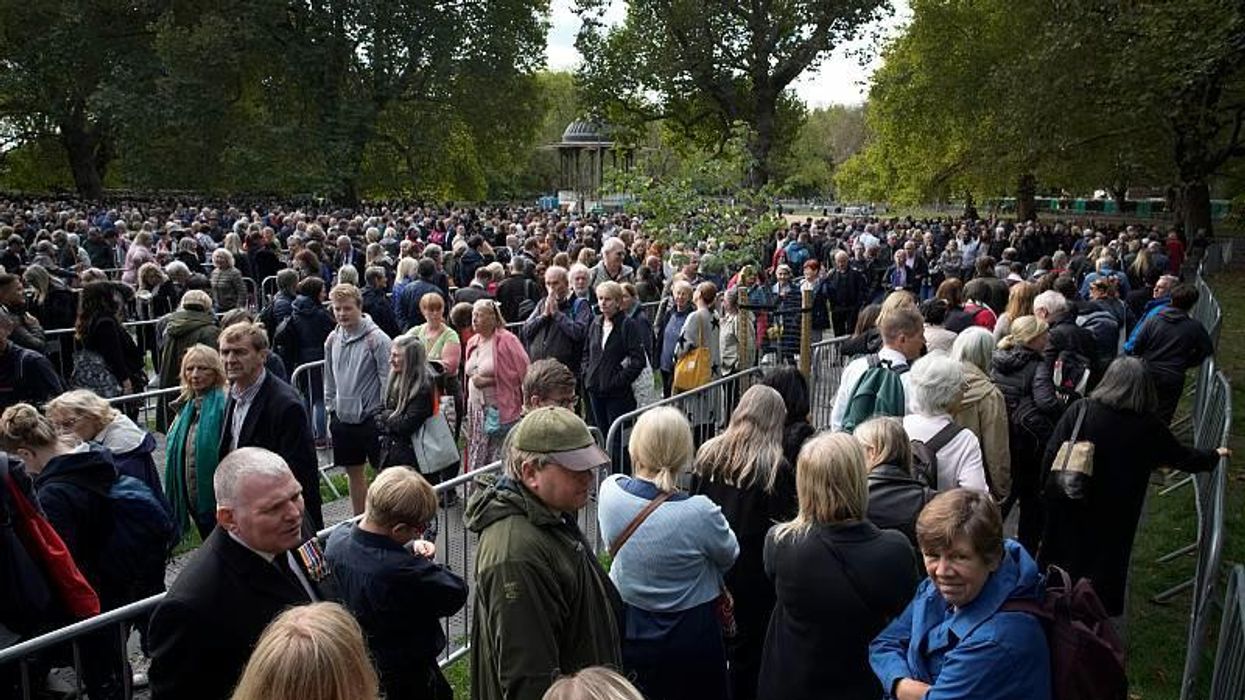 People are flogging their wristbands from the queue to see the Queen for £500