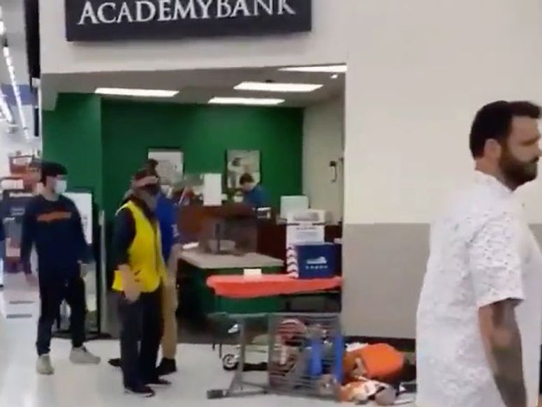 Walmart Employee Knocks Out Customer With One Punch After Being Spat On Indy100