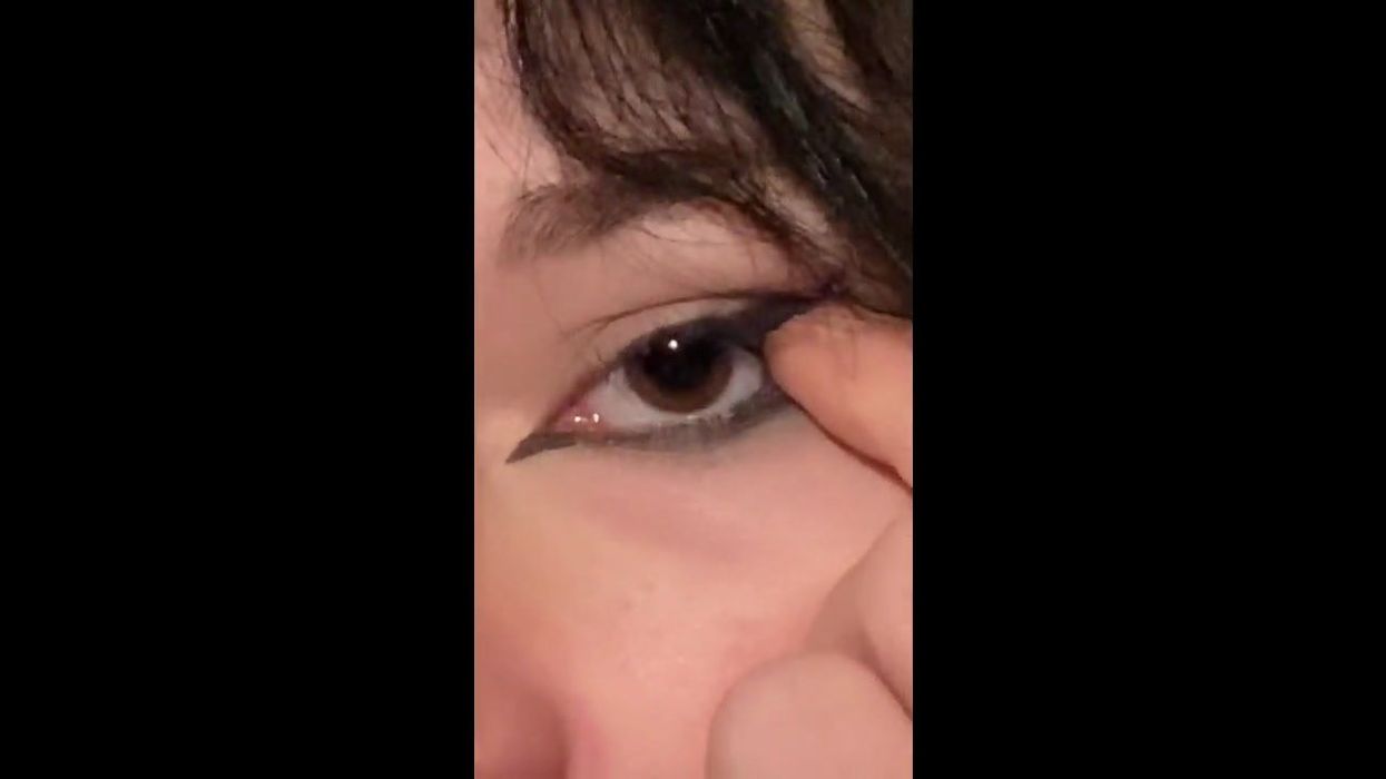How to do the Sunset Lamp Eye trend