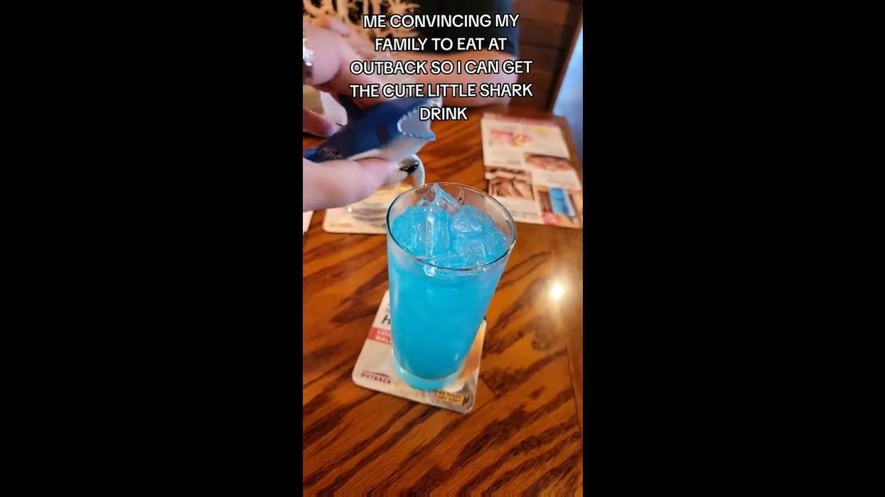 Jaws bath bomb recreates bloody movie scene in your bathroom