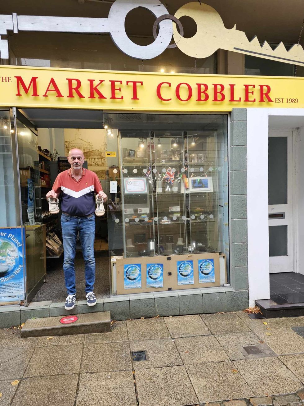 ‘Cinderella hunt’ after owner of shoe shop mends broken wedges left outside