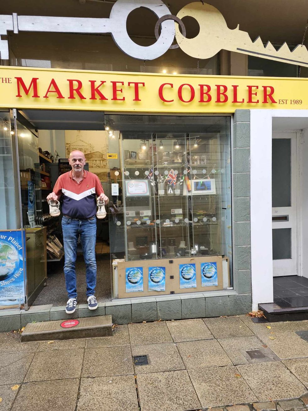 ‘Cinderella hunt’ after owner of shoe shop mends broken wedges left outside