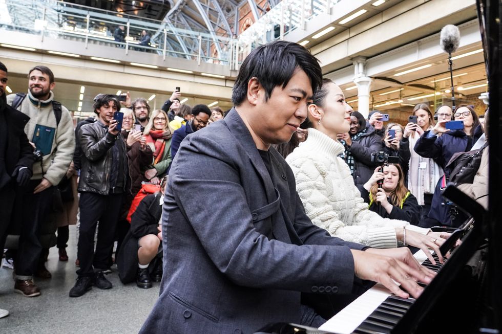 Watch world renowned pianist Lang Lang's special performance at St Pancras station