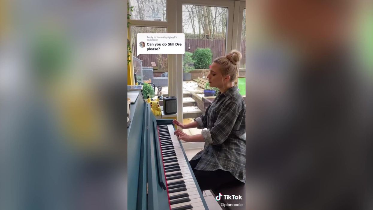 A pianist just turned 'Still D.R.E.' into an incredible wedding entrance