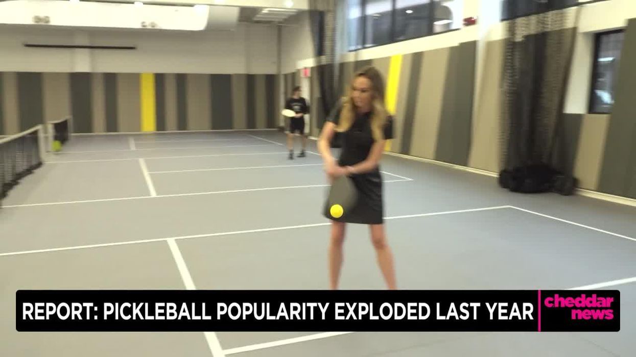 People think this clip proves Pickleball is not a real sport