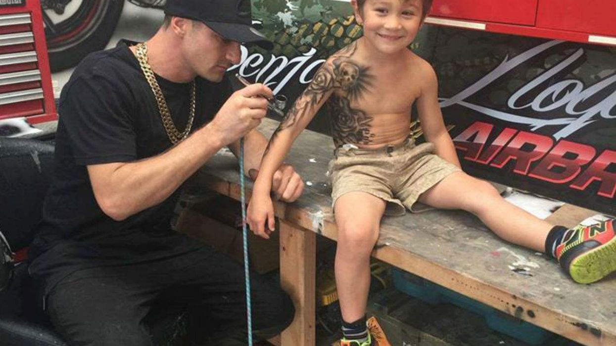 This artist is giving sick children temporary tattoos to make life in  hospital a bit more fun | indy100 | indy100