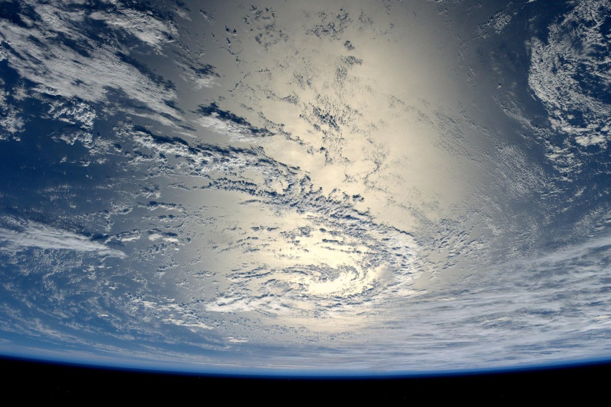 Flat Earther accidentally proves to himself that the Earth is round in resurfaced clip