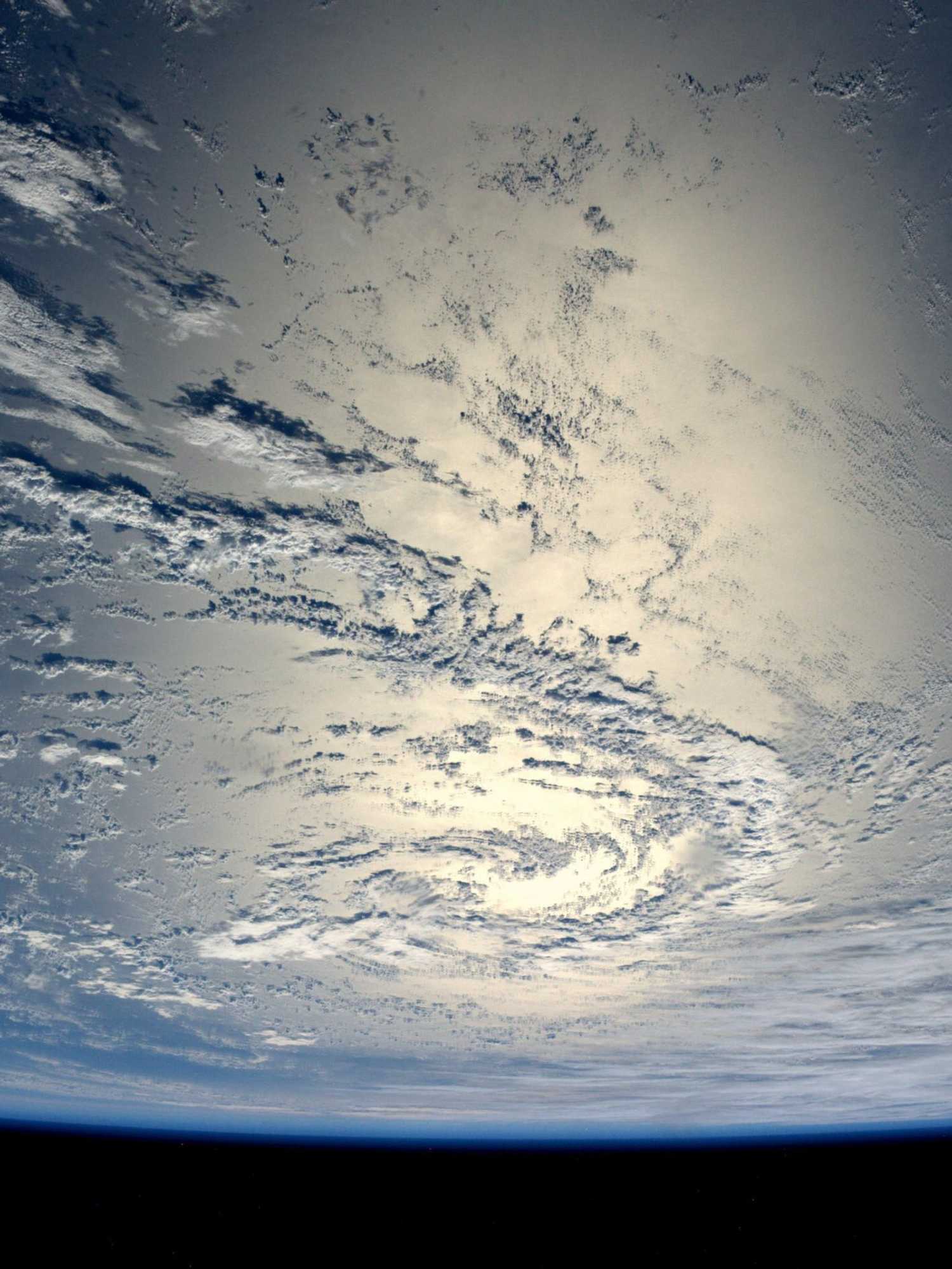 Flat Earther accidentally proves to himself that the Earth is round in resurfaced clip