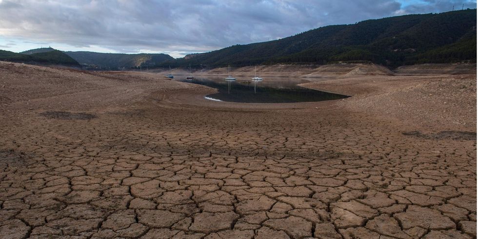 Picture: Getty/ low water levels at a reservoir in drought-stricken Entrepenas near Sacedon