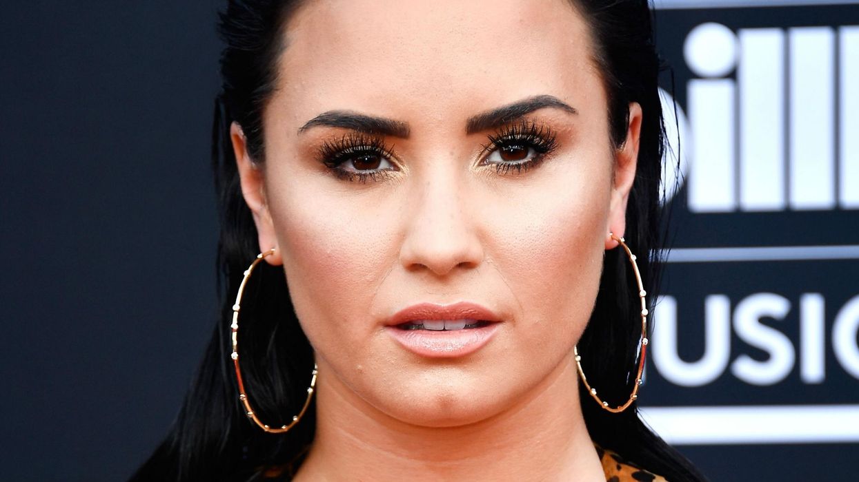 Demi Lovato apologises for 'sexual assault' prank on her bodyguard |  indy100 | indy100