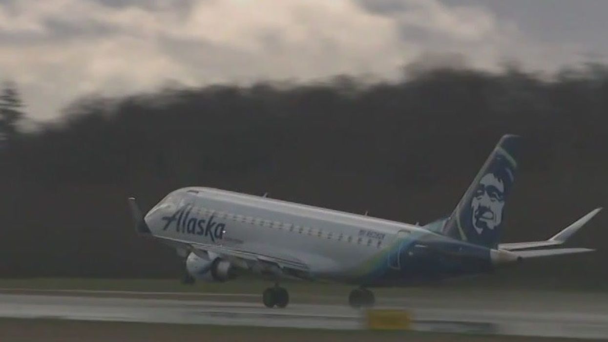 Man branded an 'a**hole' for making 'obese' flight passenger pay $150 to sit next to him