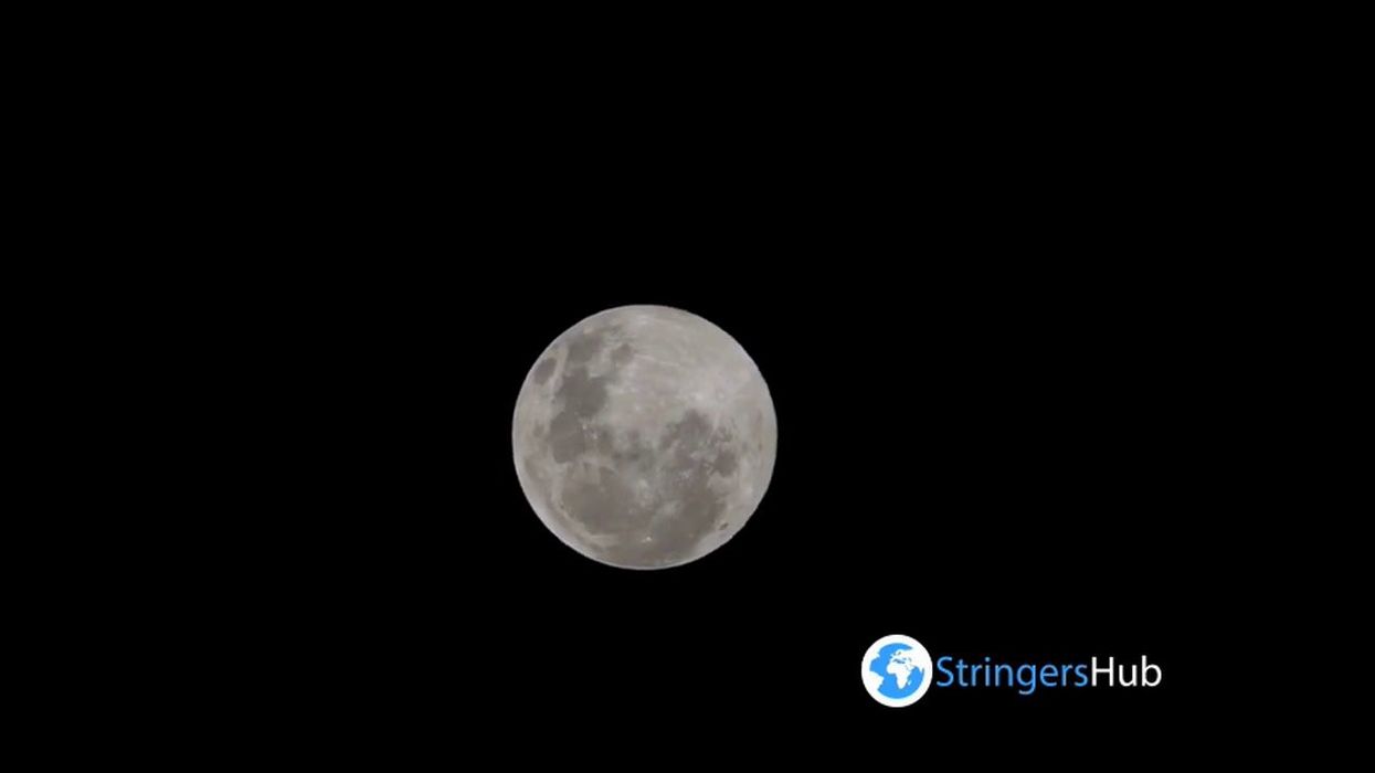 A huge replica of the Moon containing a 4,000 room hotel is being built