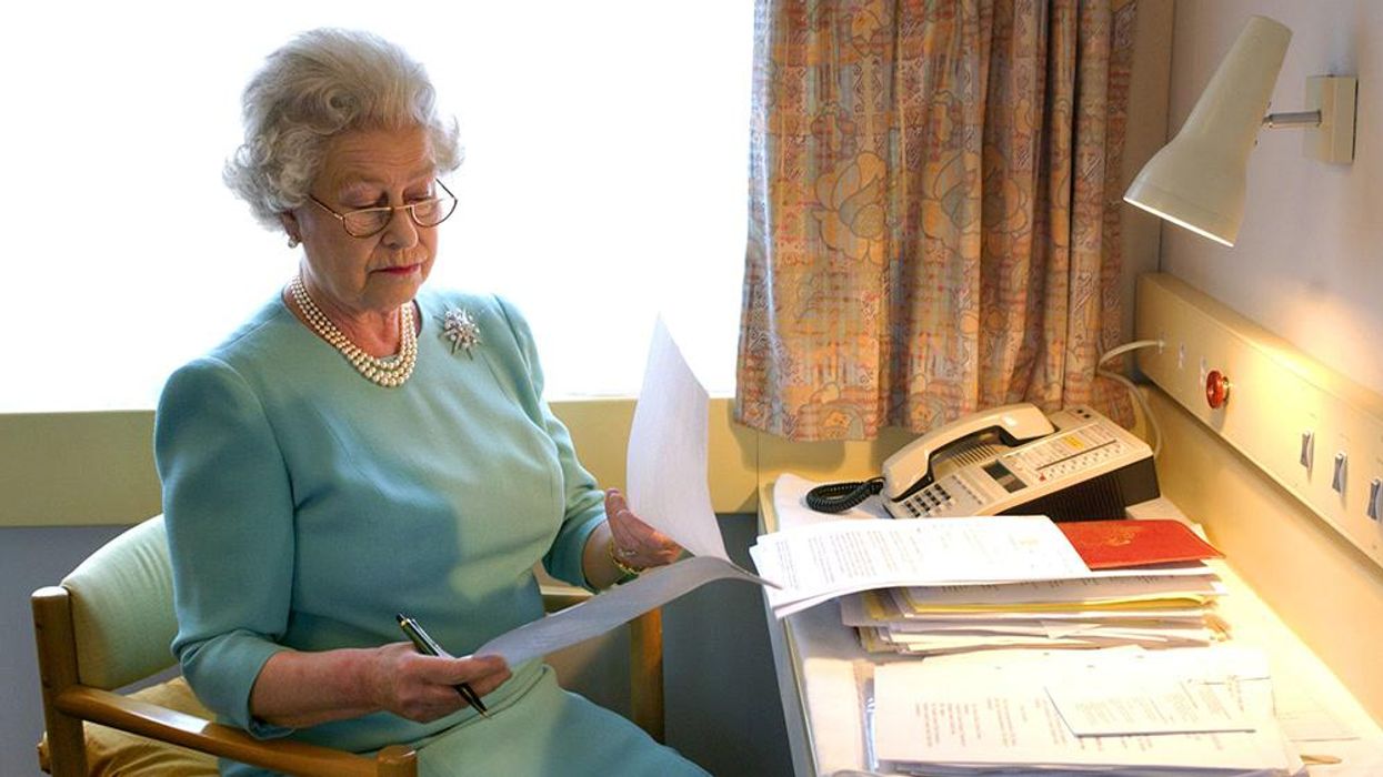 Thousands of Queen's Platinum Jubilee souvenirs feature hilarious 'Del Boy' misprint