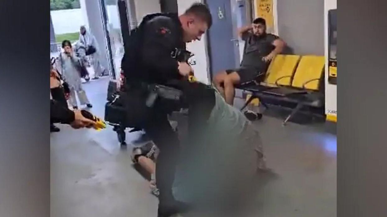 Lee Anderson condemned for saying he would give Manchester Airport police officer a medal