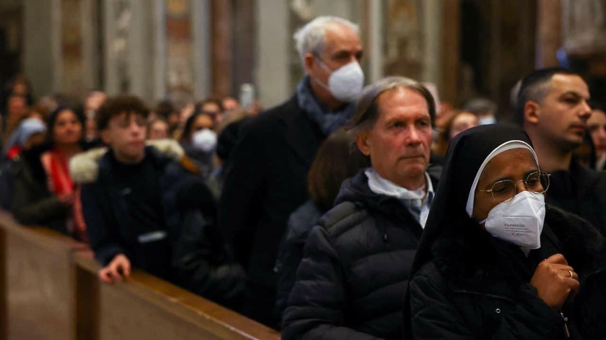 Everyone's joking that Phil and Holly will skip line to see Pope Benedict