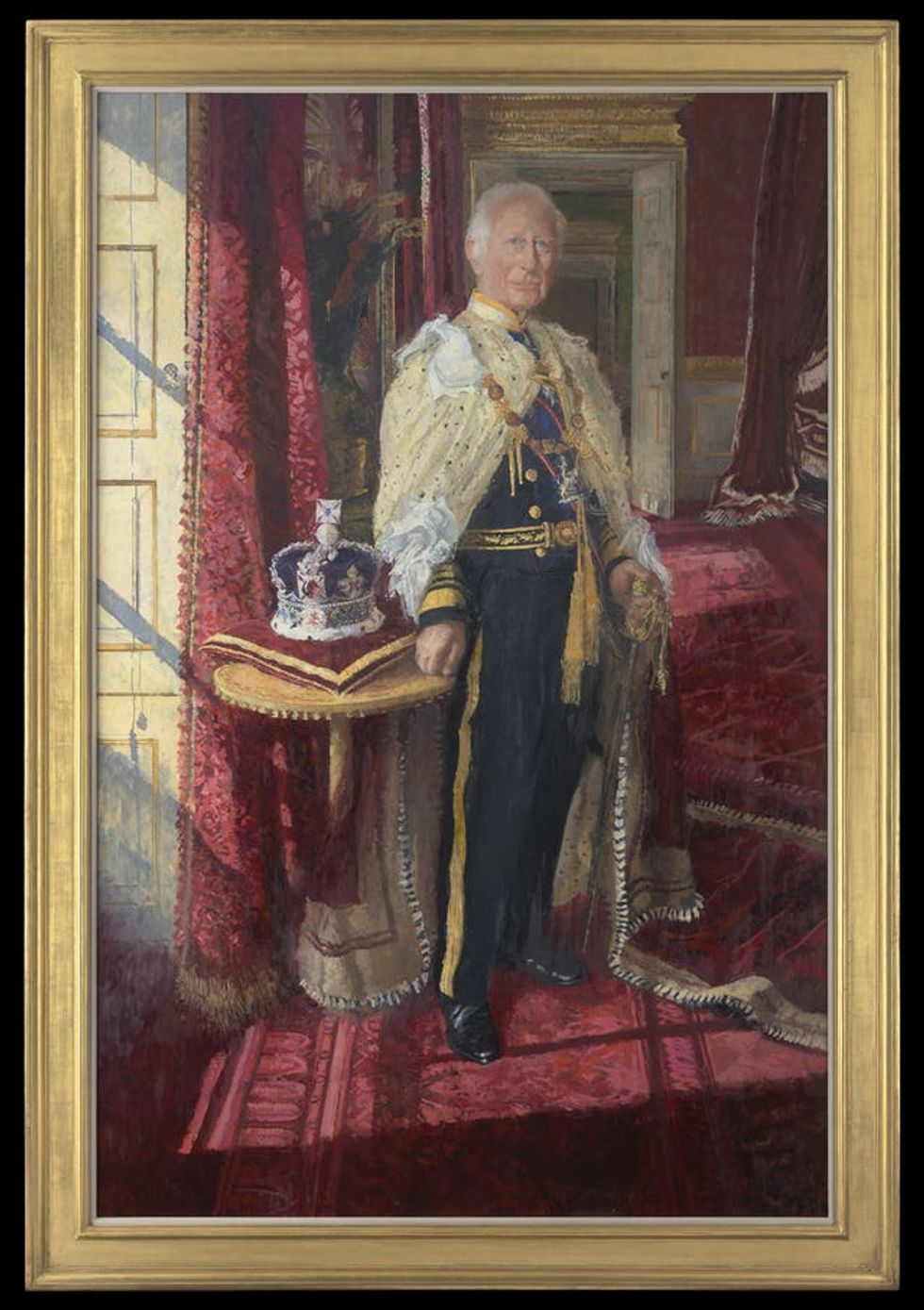 King and Queen unveil portraits marking coronation indy100