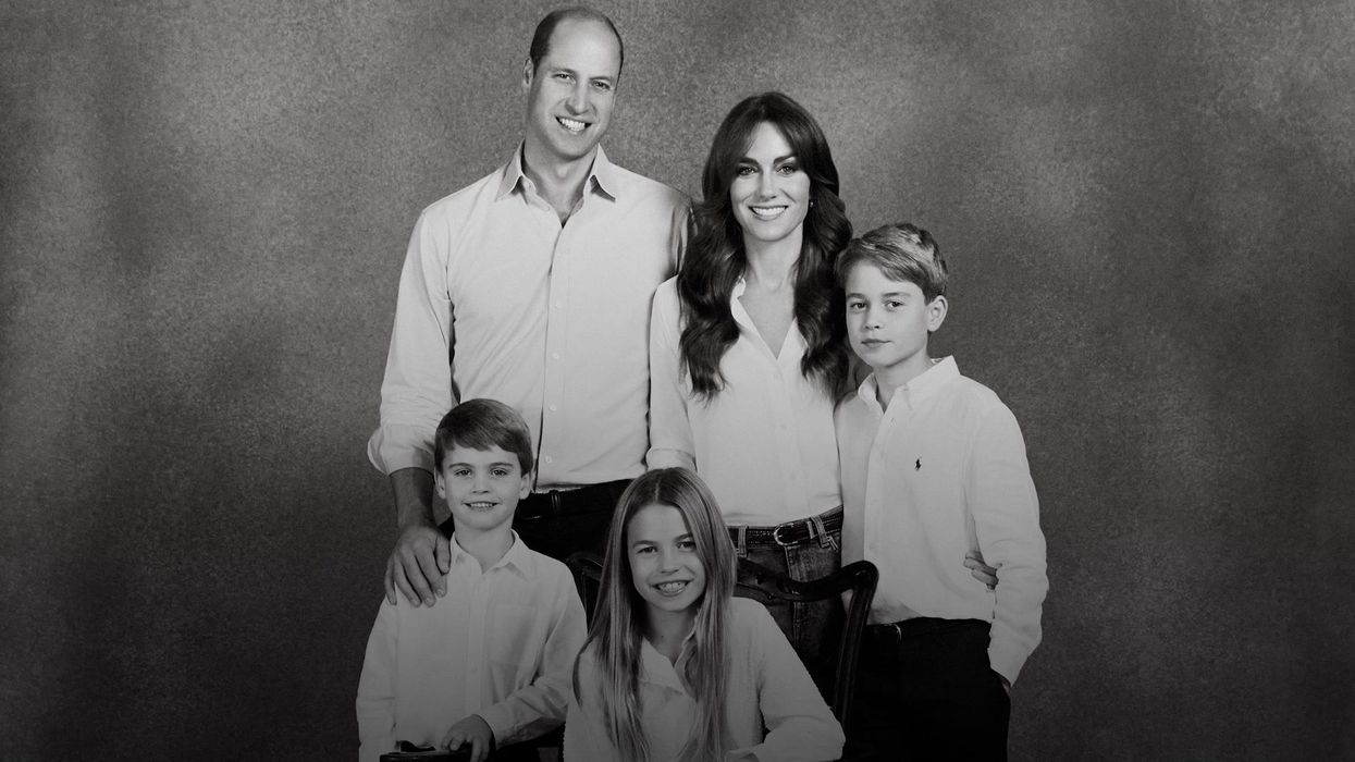 Prince William and Kate's Christmas card appears to suffer awkward photoshop fail