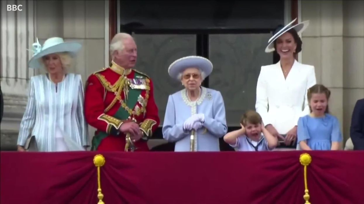 Kate Middleton's attempts to contain Prince Louis during Jubilee Pageant had people in stitches
