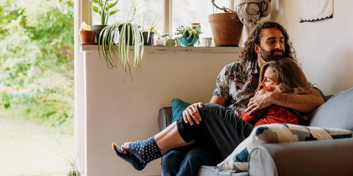 'Professional cuddler' who earns £75 an hour hugging is now hosting ...