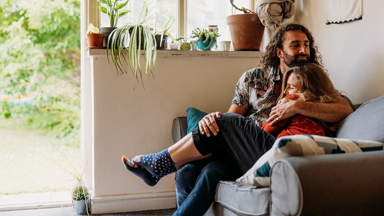 'Professional cuddler' who earns £75 an hour hugging is now hosting ...