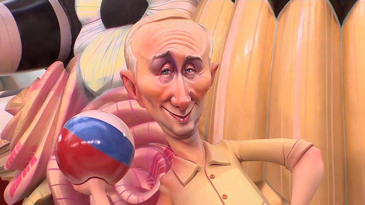 Montage of Putin awkwardly having handshakes repeatedly rejected goes viral