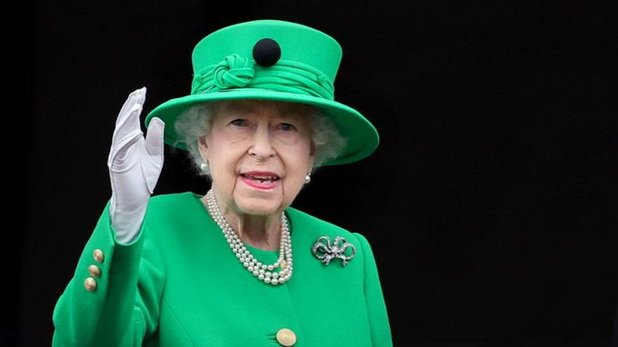 Extremely rare photos of the Queen while she was pregnant have gone viral