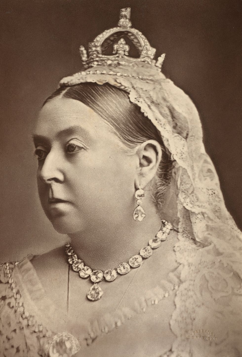 Queen Victoria wearing the tiny crown