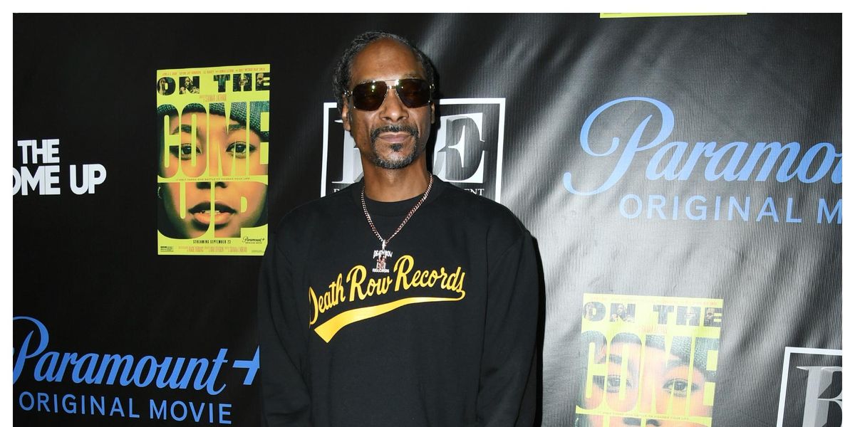 Snoop Dogg's personal joint roller says rapper gets through 150 each