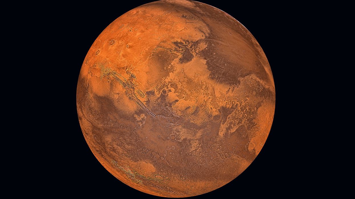 Mars orbiter captures image like we've never seen before says NASA