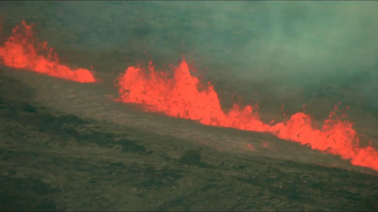 Best photos and videos from Mauna Loa volcano eruption in Hawaii