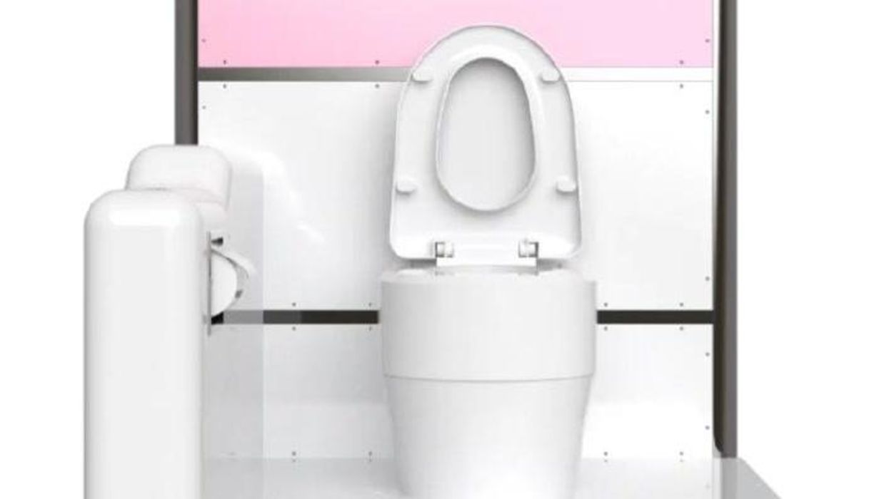 One in 10 students have kicked a flatmate out due to their poor bathroom habits