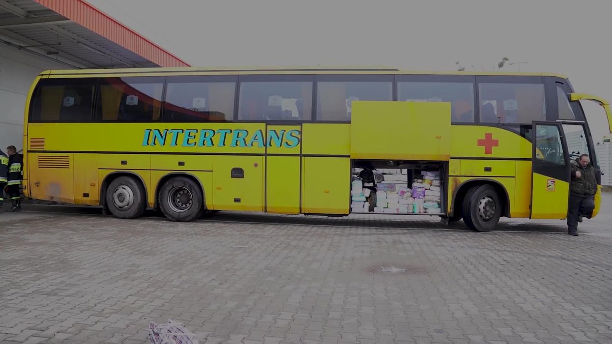 People are discussing whether they thank the bus driver when they get off