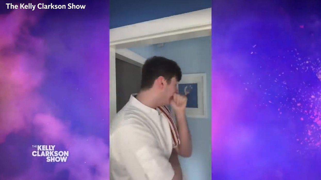 People are roasting Gordon Ramsay’s food for a change