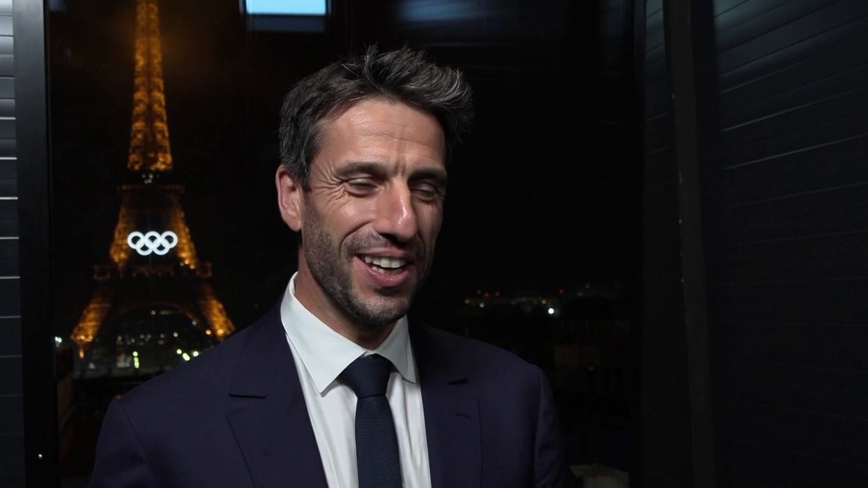 Olympics representatives praised for having umbrellas when Rishi Sunak didn't