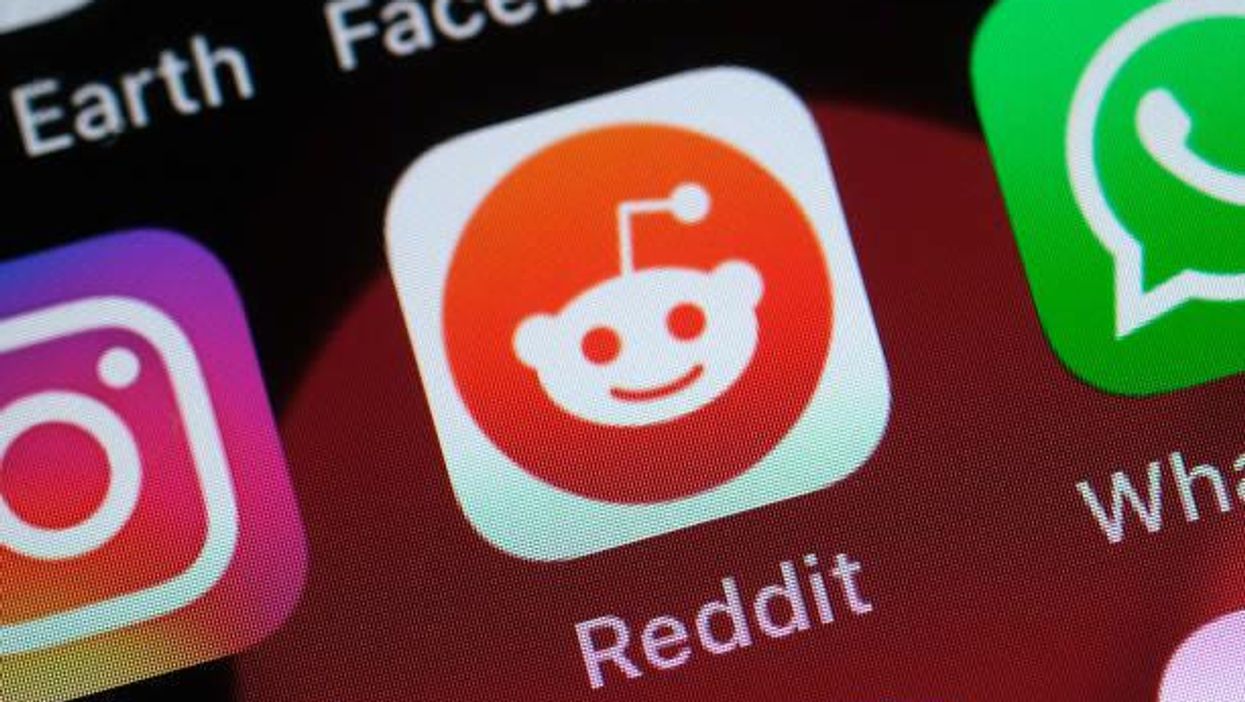 Man branded an ‘a**hole’ for fact-checking his girlfriend’s erotic fiction