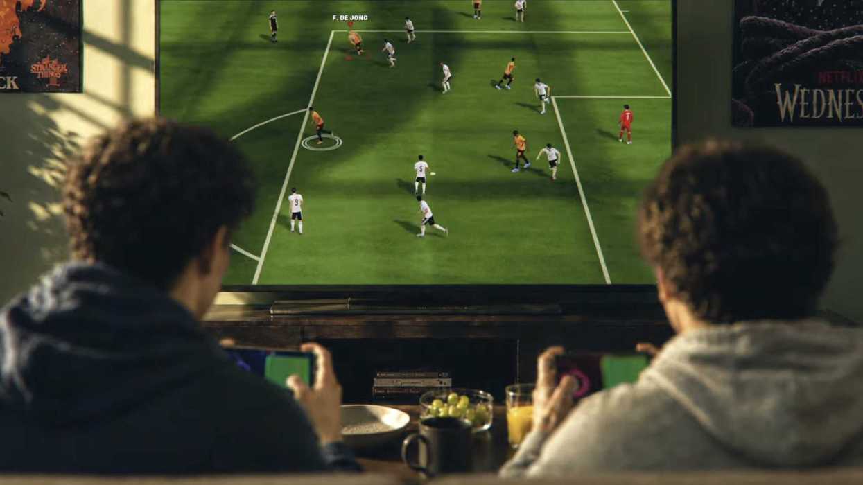How can I play the 2026 FIFA World Cup game on Netflix?