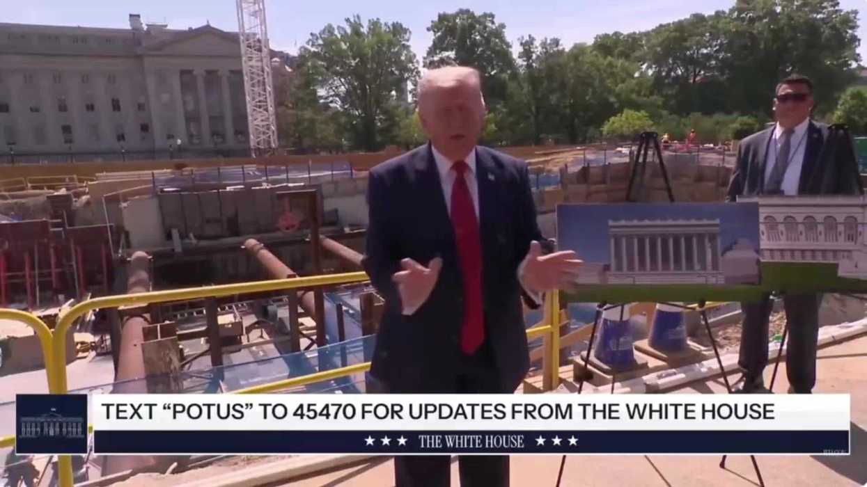 Trump wants to know how you spell ‘Dumocrat’ - yes, really