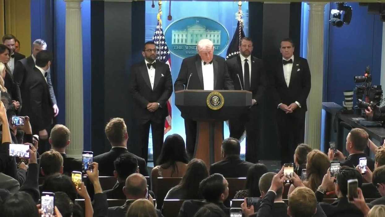 White House Correspondents’ Dinner thrown into chaos as one man’s unfazed reaction goes viral