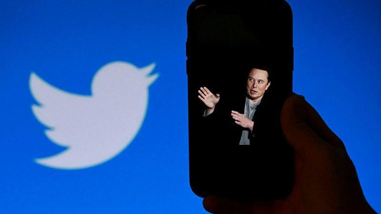 Elon Musk says he'll invent a new, 'alternative' phone if Twitter is pulled from App Store