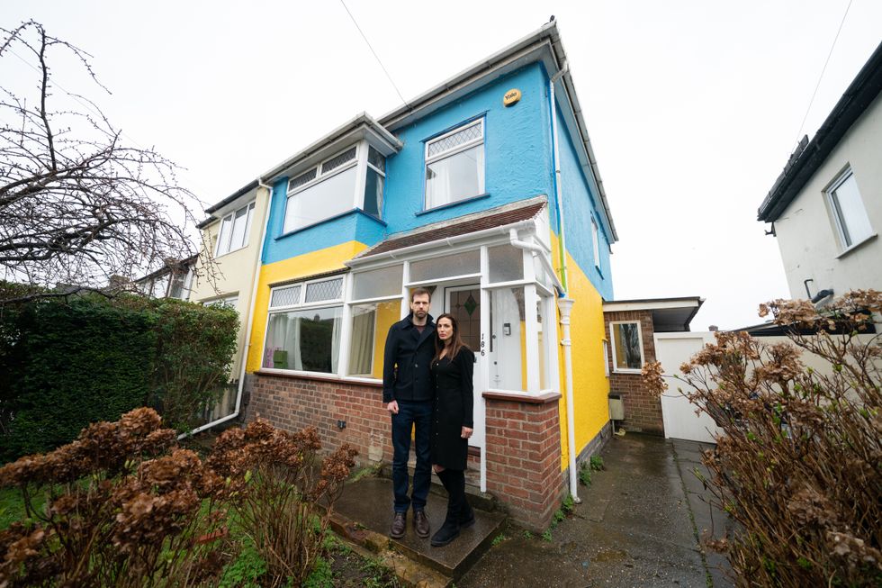 UK couple paint their house in colours of Ukraine flag