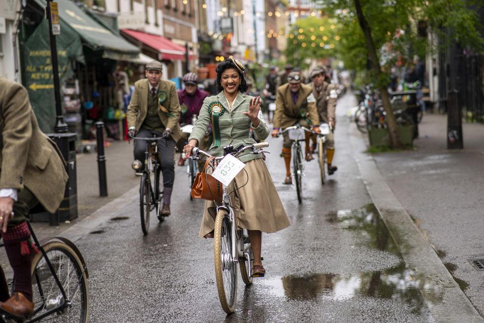 In Pictures: Tweed Run brings a touch of old-fashioned style to London’s streets